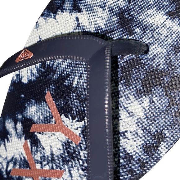 NEW Roxy tie dye flip flops/thong/sandals - Picture 12 of 12